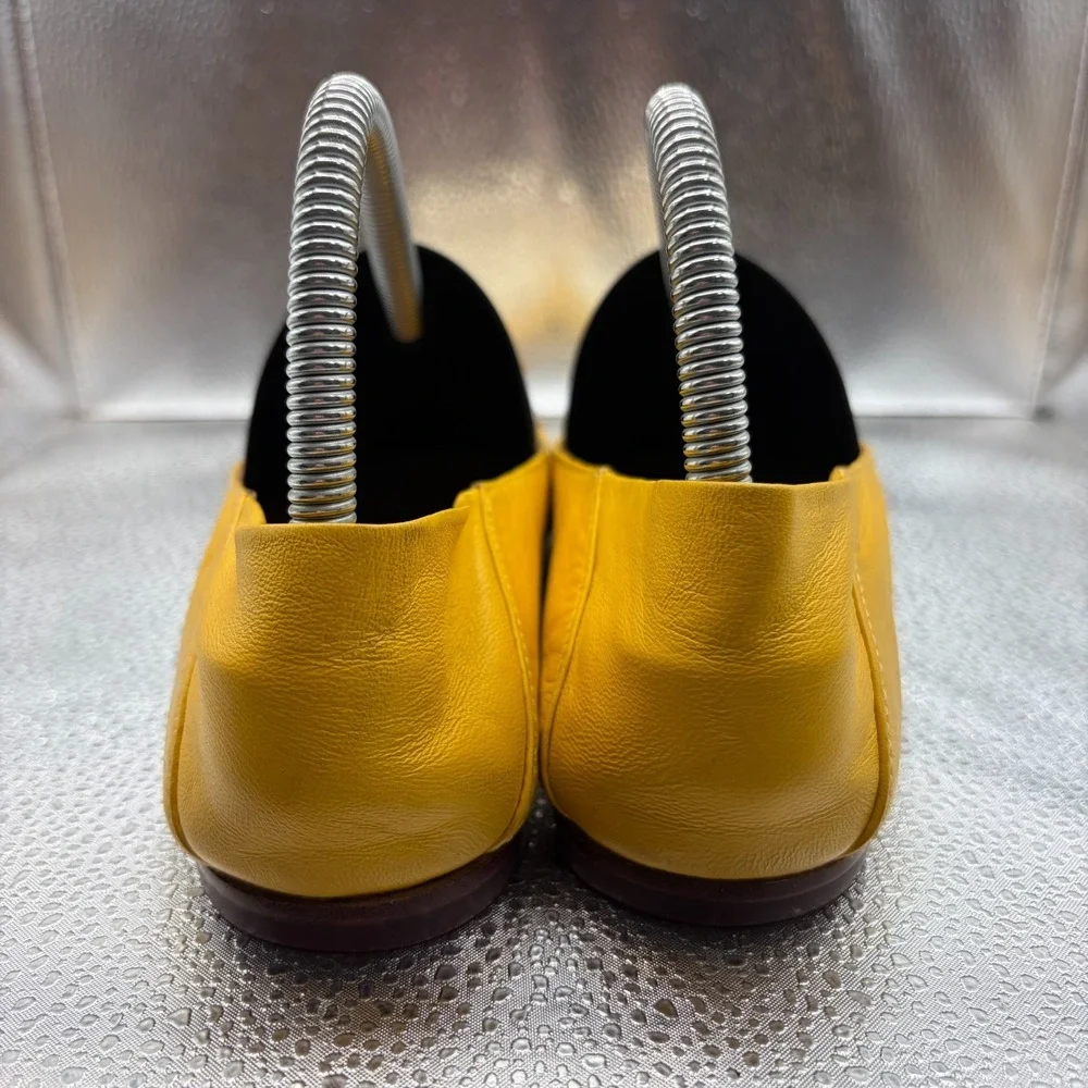 Size 6.5‎ M Tory Burch Tory Charm Yellow Goldfinch Cream Embossed Flat Loafers